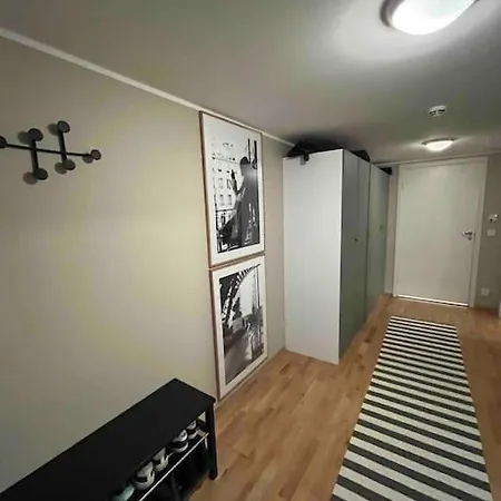 Metro In Basement, Garage, 2018 Model דירה ברגן