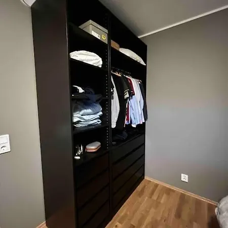 Appartement Metro In Basement, Garage, 2018 Model Bergen